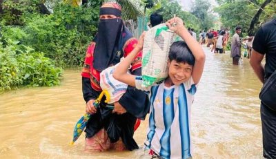 বন্যার তিনদিন পর জোরদার ত্রাণ, তবুও সংকটে দুর্গত মানুষ