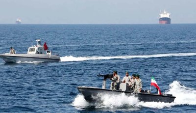 যুক্তরাষ্ট্র অবরোধ না তোলা পর্যন্ত হরমুজ প্রণালি বন্ধ থাকবে