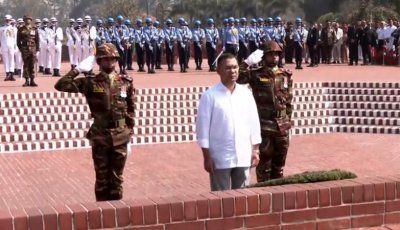 জাতীয় স্মৃতিসৌধে শ্রদ্ধা জানালেন প্রধানমন্ত্রী