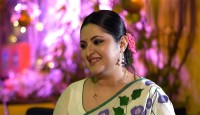 কন্যা সন্তানকে প্রকাশ্যে আনলেন পরীমণি