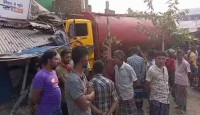 তেলবাহী ট্যাংকলরির ধাক্কায় নিহত ২
