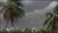 ঢাকাসহ  দেশের ৪ অঞ্চলে ৬০ কিমি বেগে ঝড়ের আভাস