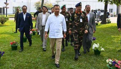 প্রথমবারের মতো তেজগাঁও কার্যালয়ে অফিস করলেন
