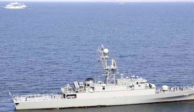 সাবমেরিনের হামলায় ডুবে গেল ইরানি জাহাজ, নিহত ৮৭