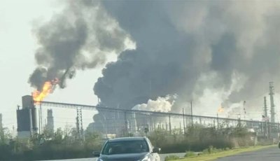 যুক্তরাষ্ট্রে তেল শোধনাগারে ভয়াবহ বিস্ফোরণ