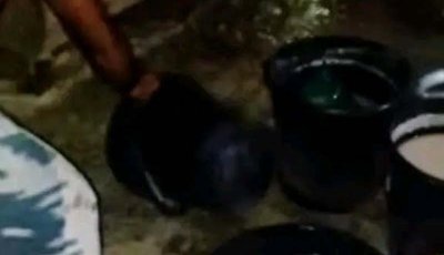নিয়ামতপুরে চোলাই মদ তৈরির উপকরণসহ গ্রেপ্তার ১