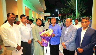 জনপ্রশাসন ও খাদ্য মন্ত্রণালয়ের প্রতিমন্ত্রীর সঙ্গে রাসিক প্রশাসকের সৌজন্য সাক্ষাৎ ও ফুলেল শুভেচ্ছা বিনিময়