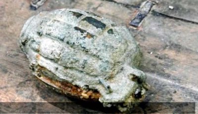 জেলের জালে উঠে আসলো বোমা