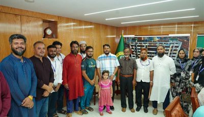 রাসিক প্রশাসকের সাথে হাজী জলিলুর রহমান প্রাথমিক  বিদ্যালয় কমিটির সদস্যবৃন্দের সৌজন্য সাক্ষাৎ
