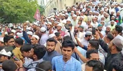 বায়তুল মোকাররমে পরিস্থিতি উত্তপ্ত: স্লোগানে প্রকম্পিত প্রাঙ্গণ, মোতায়েন অতিরিক্ত পুলিশ