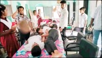 নড়াইলে তীব্র গরমে শ্রেণিকক্ষে জ্ঞান হারাল ৬ শিক্ষার্থী
