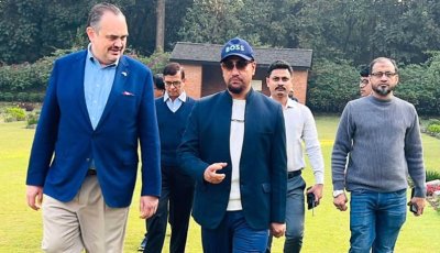 চট্টগ্রামে দ্বিতীয় বিশ্বযুদ্ধের সমাধি পরিদর্শনে আমেরিকার রাষ্ট্রদূত
