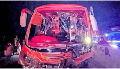 ট্রাকে বাসের ধাক্কা, নিহত ২