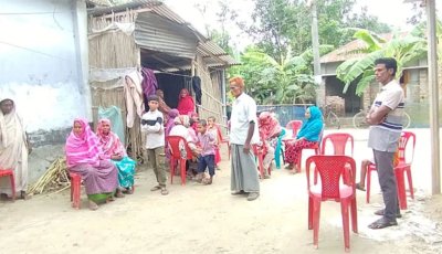 নাতির ছোড়া হাসুয়া বিদ্ধ হয়ে দাদির মৃত্যু