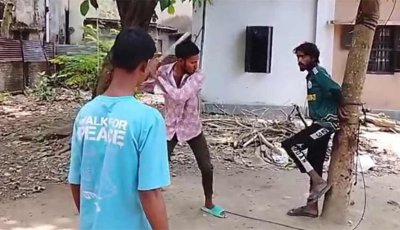 ‘হৃদয়, একটু দাঁড়াও ভাইয়া’, তবু থামেনি লাঠিপেটা