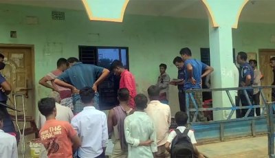 ভিক্ষুকের মরদেহ স্কুলের বারান্দায় পড়েছিল, ব্যাগে মিলল ৭০ হাজার টাকা