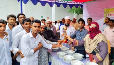 জয়-পরাজয়ের লড়াই শেষে পবায় পুরস্কার পেল ১৬৬ শিক্ষার্থী
