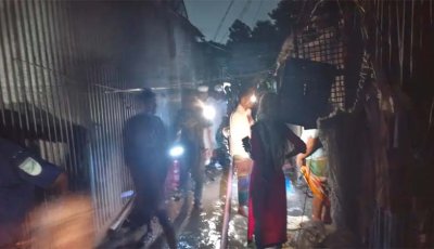 গ্যাস সিলিন্ডার বিস্ফোরণ, ৪২ ঘর পুড়ে ছাই