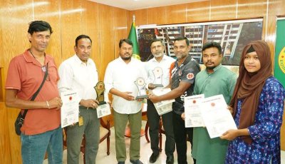 রাসিক প্রশাসকের সঙ্গে সোতোকান কারাতে  ইন্টারন্যাশনাল সেমিনারে অংশগ্রহণকারীদের সৌজন্য সাক্ষাৎ