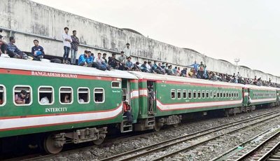 রাজধানী ছেড়ে ঘরমুখো মানুষের ঢল