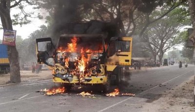 রাজশাহীতে ট্রাকের চাপায় পিষ্ট হয়ে  চাচা-ভাতিজার মর্মান্তিক মৃত্যু