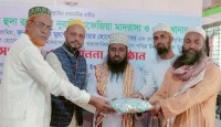১২ বছর ধরে এতিমখানায় খেদমত করায় শিক্ষককে ওমরা হজ উপহার