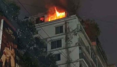 মোহাম্মদপুরে ৯ তলা ভবনে আগুন