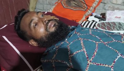 ট্রেনের ইঞ্জিনের ধাক্কায় ওয়েম্যান আহত, চিকিৎসা নিয়ে দুশ্চিন্তায় পরিবার