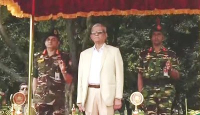 গার্ড অব অনারসহ বঙ্গভবনে প্রবেশ করলেন রাষ্ট্রপতি