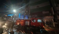 নবাবপুরে ভবনে আগুন, এক ঘণ্টার চেষ্টায় নিয়ন্ত্রণে