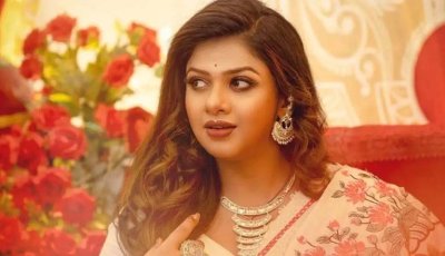 চতুর্থ বিয়ের সাড়ে ৩ মাসে মা হলেন অভিনেত্রী