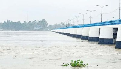 তিস্তা পানি বিপৎসীমার ছুঁই ছুঁই ,খুলে দেওয়া হয়েছে  ৪৪টি জলকপাট