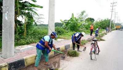 নগরীর বিভিন্ন এলাকায় রাস্তা ও ড্রেন পরিষ্কার-পরিচ্ছন্নতা কার্যক্রম অব্যাহত