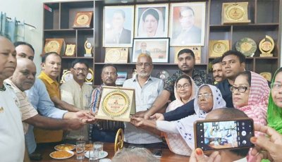 পুঠিয়া-দূর্গাপুর এমপির সাথে বাপা জেলা ও উপজেলা নেতৃবৃন্দের মতবিনিময় ॥ পরিবেশ রক্ষার উদ্যোগ গ্রহণ করায় সম্মাননা স্মারক প্রদান