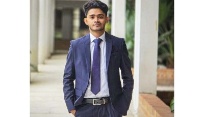 রুয়েট শিক্ষার্থীকে প্রাইভেটকারের ধাক্কা, গুরুতর আহত