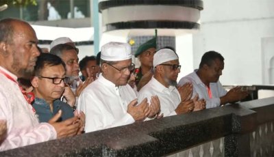 শাহজালাল (র.) এর মাজার জিয়ারত করলেন রাষ্ট্রপতি মির্জা ফখরুল ইসলাম