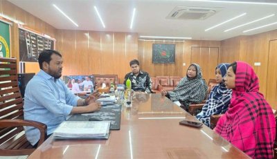 প্রধানমন্ত্রীর নির্দেশে কারাবন্দী বিএনপি নেতা রেন্টুর পরিবারের পাশে রাসিক প্রশাসক রিটন