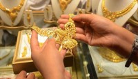 সোনার দামে নতুন রেকর্ড, প্রথমবার আউন্স ছাড়ালো ৩৩০০ ডলার