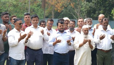 জুলাই গণঅভ্যুত্থানে শহীদ মিনারুল ইসলামের কবর জিয়ারতে রাসিক প্রশাসক