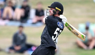 কেলির ফিফটিতে ঘুরে দাঁড়ানোর চেষ্টায় নিউজিল্যান্ড