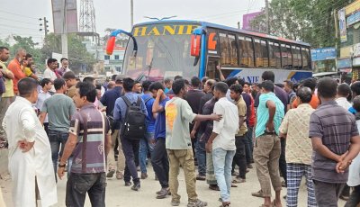 নওগাঁয় অভ্যন্তরীণ রুটে বাস-সিএনজি চলাচল স্বাভাবিক