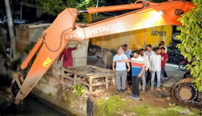 আসন্ন বর্ষায় জলাবদ্ধতা রোধে মাঠে তৎপর রাসিক