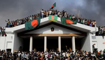৫ আগস্ট: যখন জনতা কারফিউ ভেঙে এগিয়ে গেল