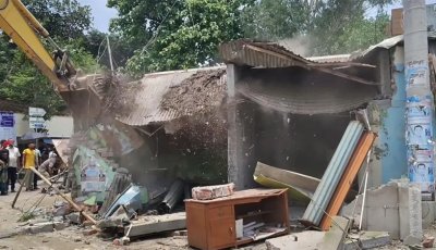 সিরাজগঞ্জে একদিনে গুঁড়িয়ে দেওয়া হলো ৫০ স্থাপনা