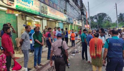 রাজশাহী থেকে সকল রুটে বাস চলাচল বন্ধ, চরম ভোগান্তিতে যাত্রী