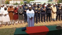 পাইলট আসিম জাওয়াদের জানাজায় হাজারো মানুষ