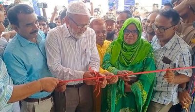 নিয়ামতপুরে বিদ্যালয়ের  একাডেমিক ভবনের  উদ্বোধন করেন এমপি মোস্তাফিজুর রহমান
