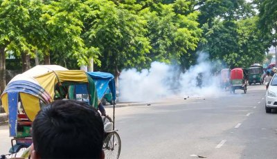 রাজধানীতে শিল্পকলার সামনে ককটেল বিস্ফোরণ