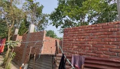 গোদাগাড়ীতে আদালতের নিষেধাজ্ঞা অমান্য করে বাড়ি নির্মাণ