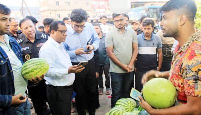 কক্সবাজারে দ্রব্যমূল্য ও বিভিন্ন পণ্যের বাজার দর পর্যবেক্ষণে ভ্রাম্যমান আদালত